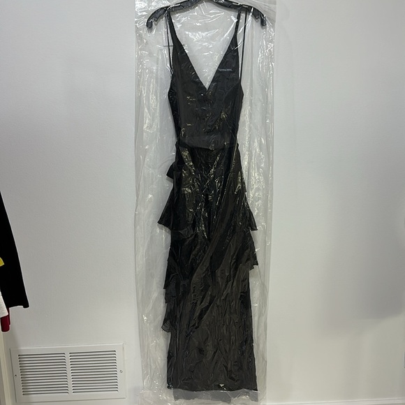 Alice + Olivia Emelia Silk V-neck Eyelet Ruffle Maxi Dress In Black - 6 - Picture 7 of 7